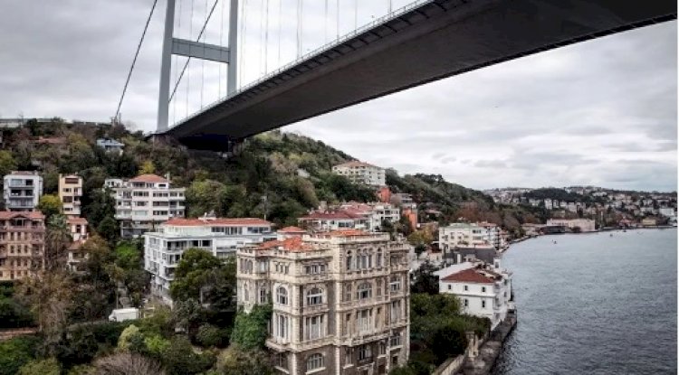 Boğaz’ın simge yapılarından Zeki Paşa Yalısı satışı çıktı.