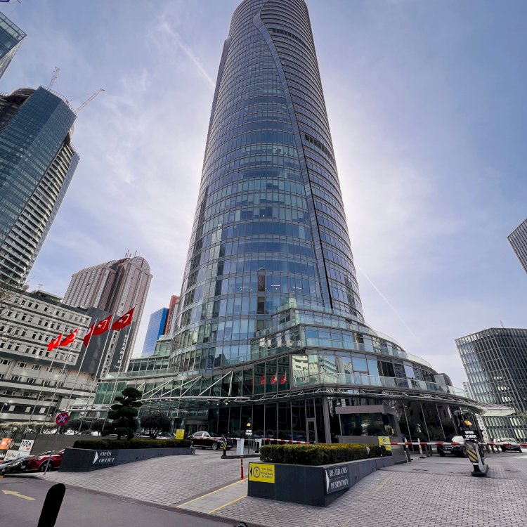 Plaza-Maslak-Spine Tower